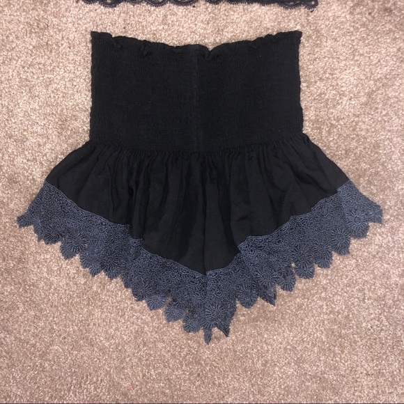 Custom Two-Piece Bralette & Floral Short Set - Picture 5 of 10